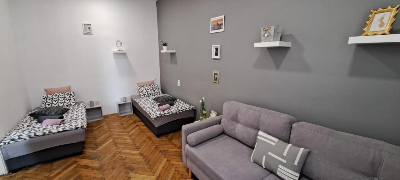 Sweet 16 Apartment In The Party District Budapeşte Dış mekan fotoğraf