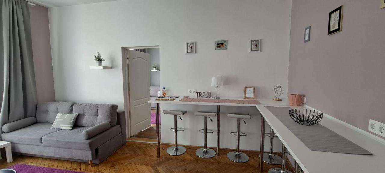 Sweet 16 Apartment In The Party District Budapeşte Dış mekan fotoğraf